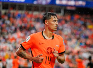 Tunisia Vs Netherlands June 25 26 89
