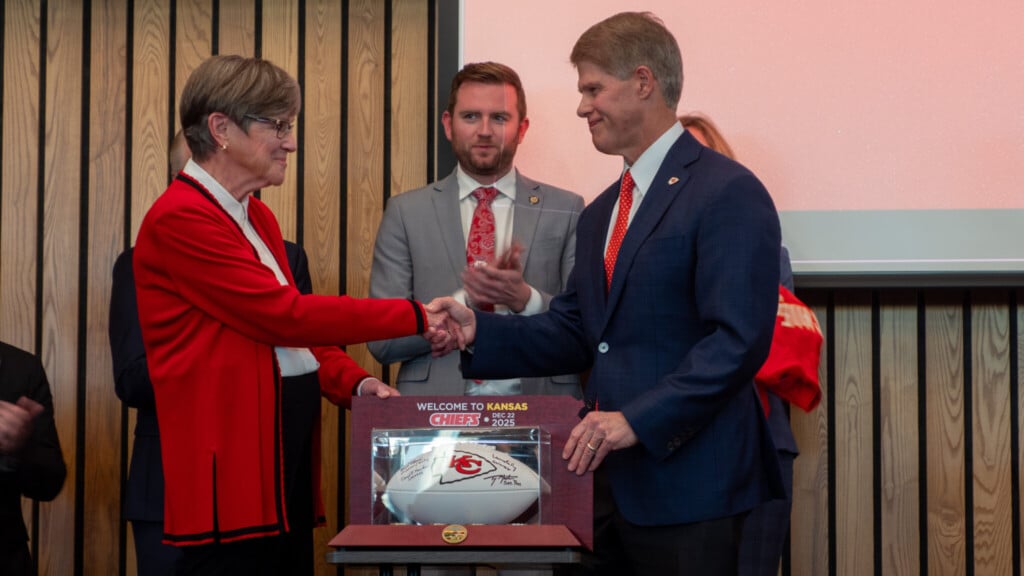 251223 Chiefs Handshake E 2048x1152