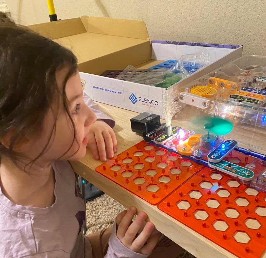 Snap Circuits Arcade, Electronics Exploration Kit, Stem Activities for Ages 8+