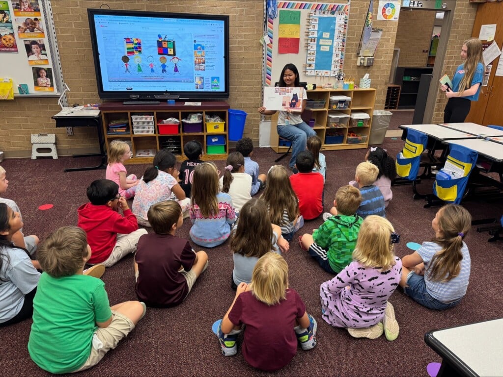 Emma Zhang reades to a class