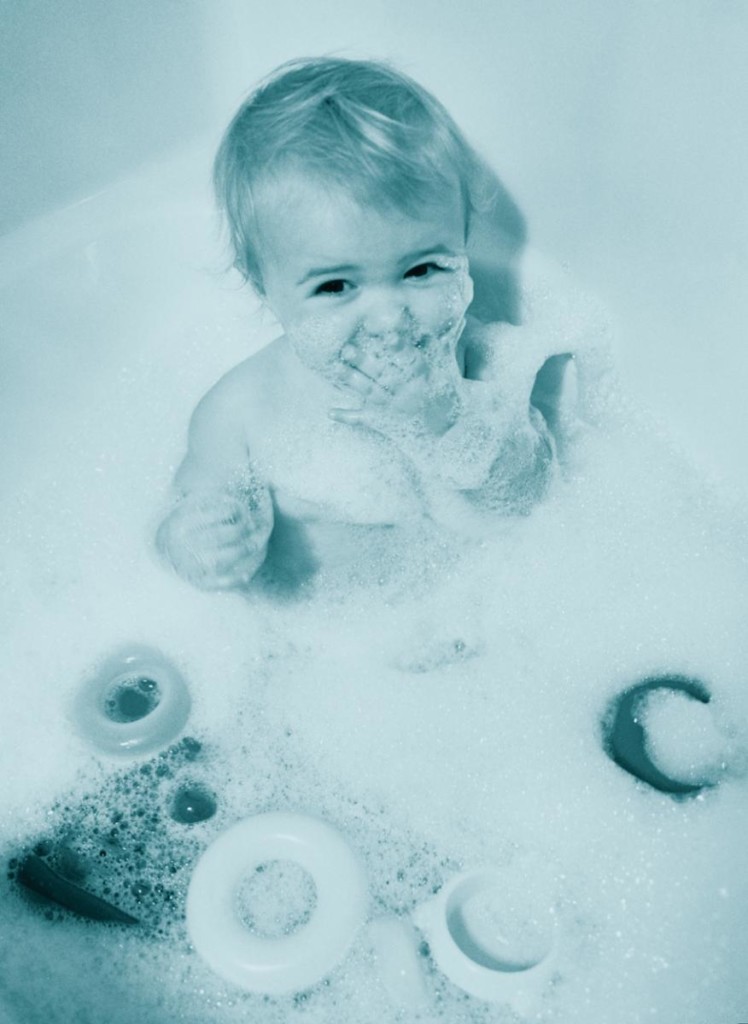 baby in bath tub for article on phthalates