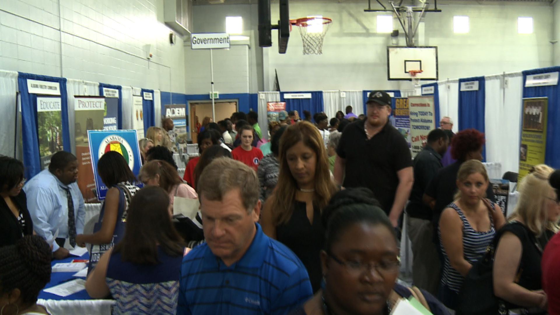 Hundreds Attend 4th Annual Congressional Job Fair in Demopolis WAKA 8