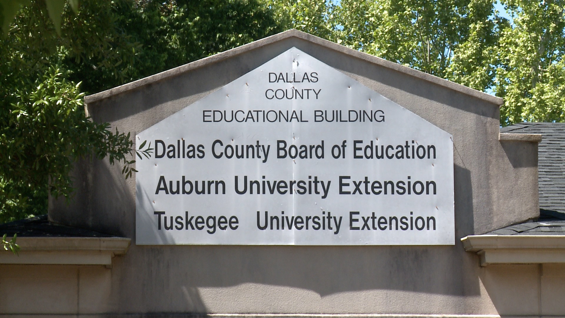 Dallas Co. Commission Reinstates Tax To Help Fund Schools - WAKA 8