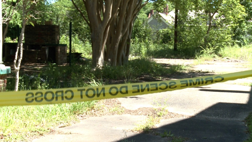 Dead Man's Body Found Behind Vacant House in Selma - WAKA 8