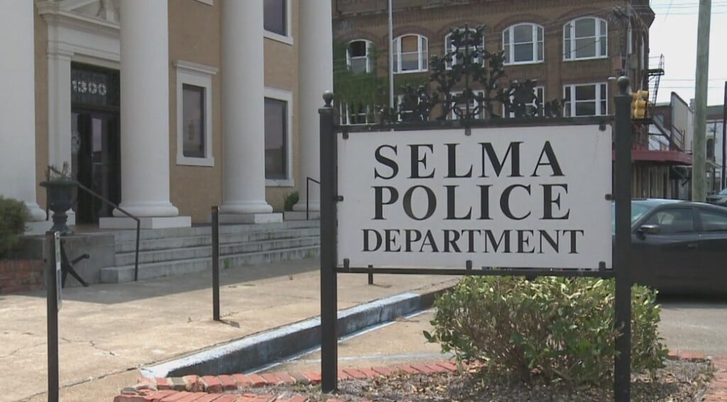 Selma assistant police chief placed on leave - WAKA 8