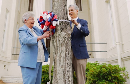 Gov. Ivey Ribbons Of Hope Ceremony Resize
