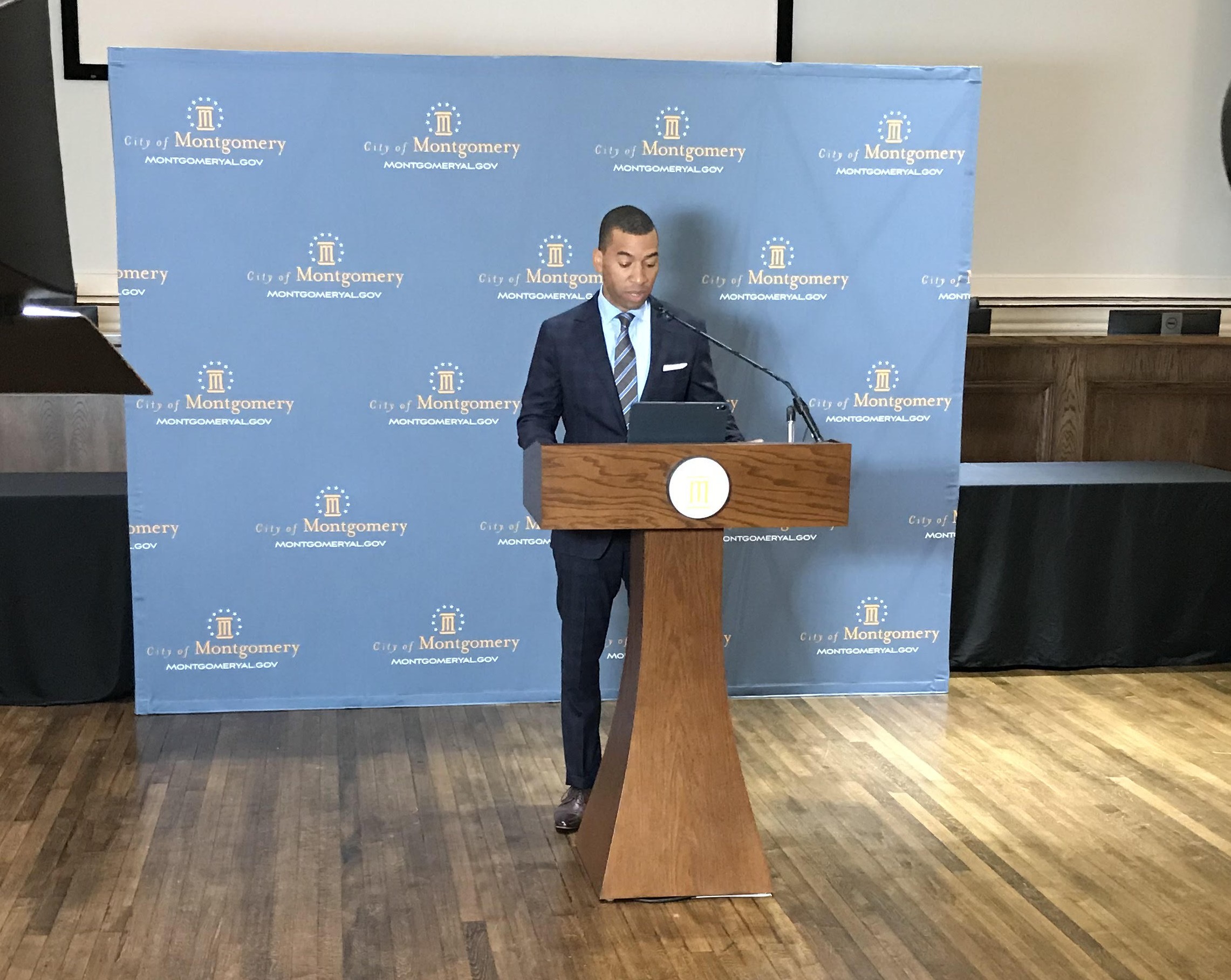 Mayor Brend Reed Mayor Reed Gives City Officials Time Off to Vote - WAKA 8