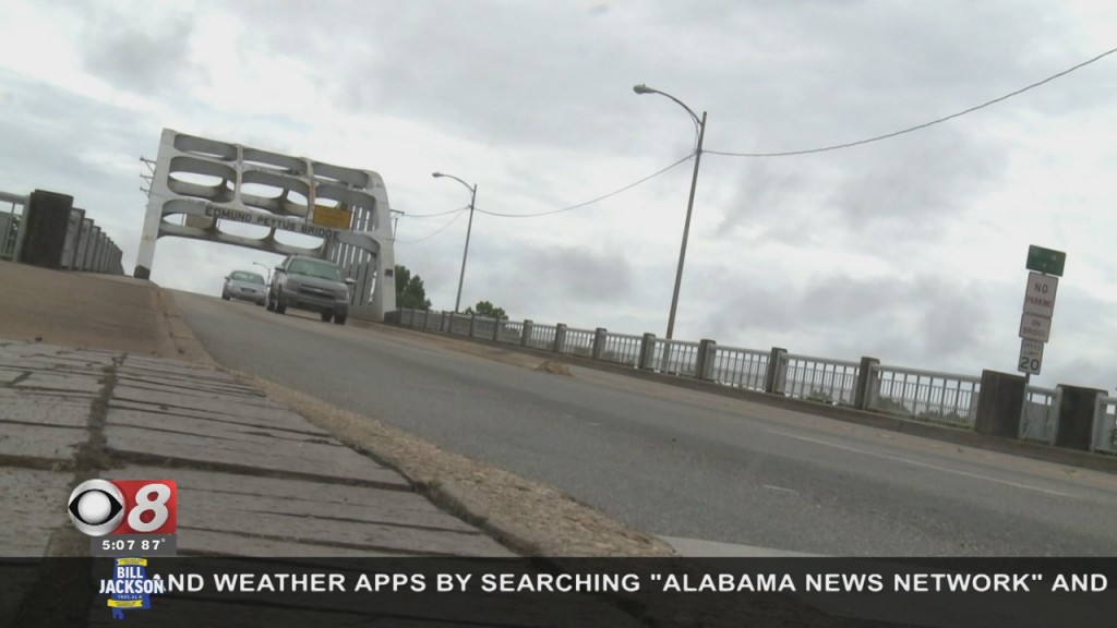 Wal Edmund Pettus Bridge Lights