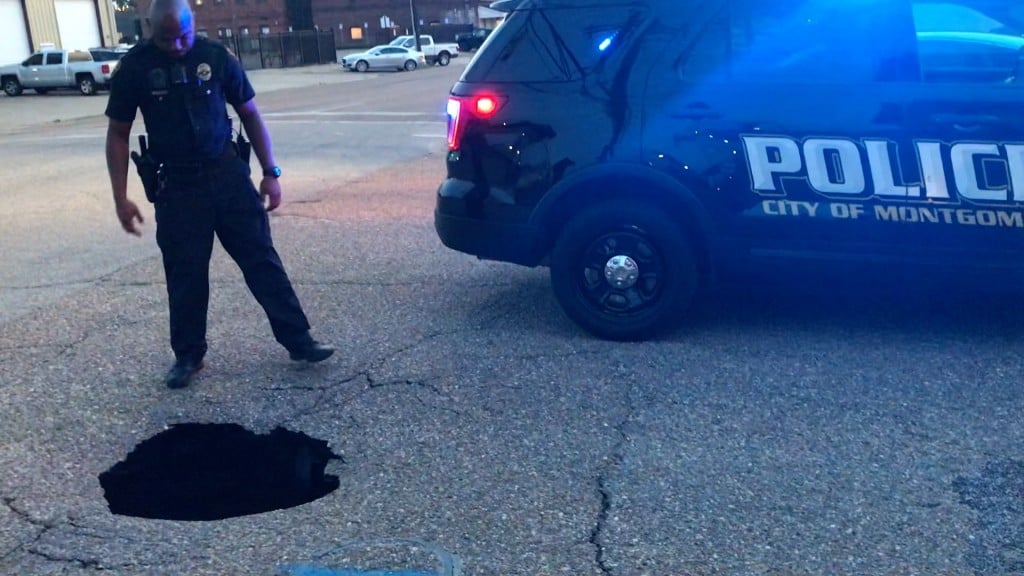 Downtownsinkhole Pic