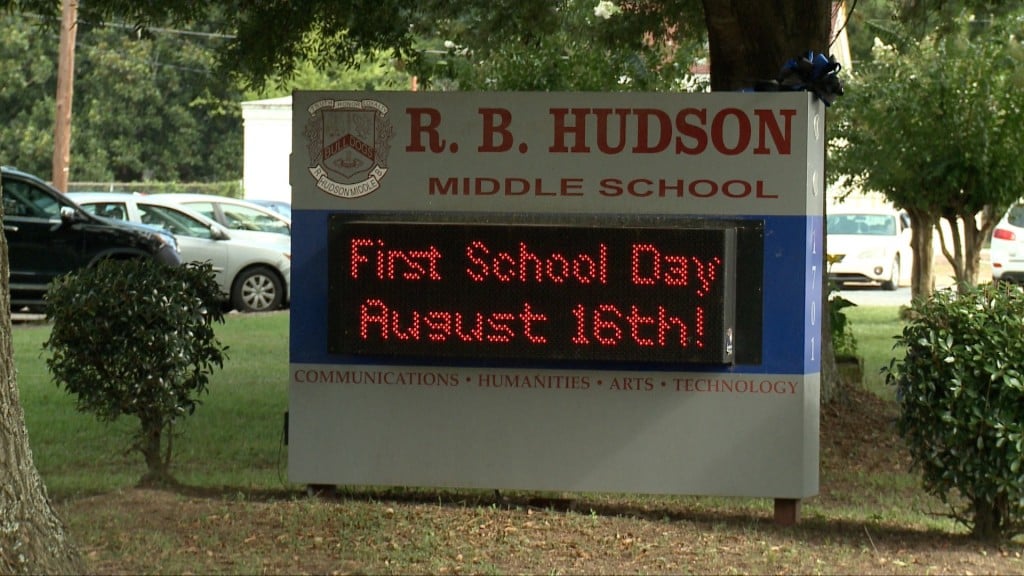 Wal Selmacity1stday Mini