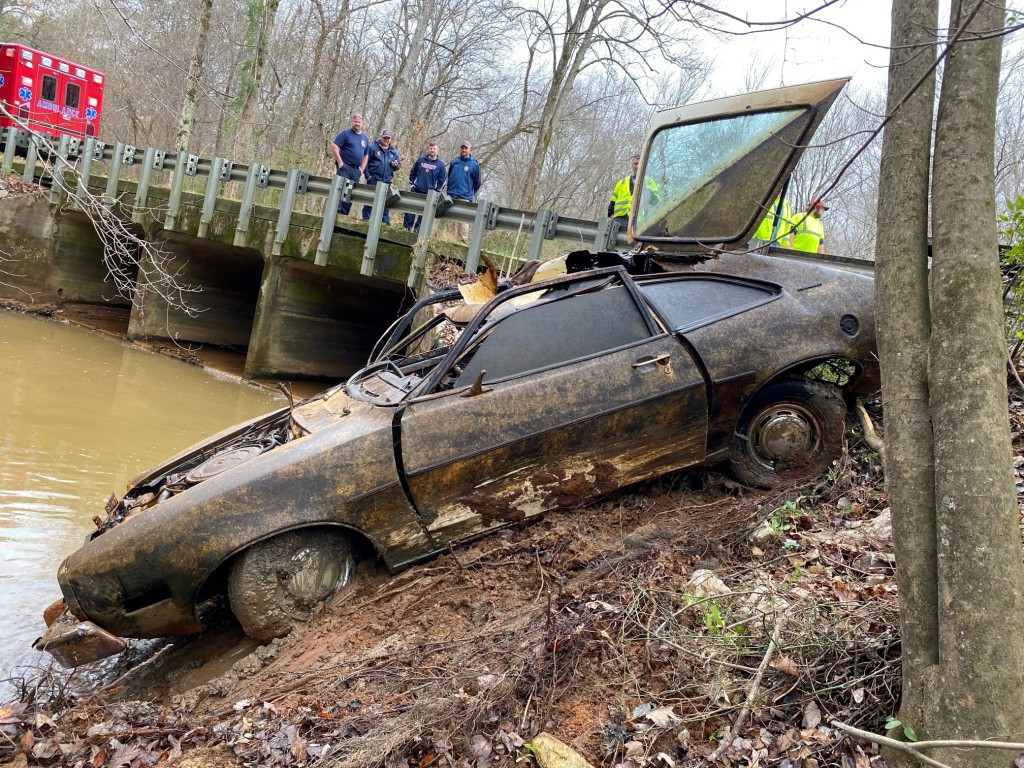 Ford Pinto Pulled From Water