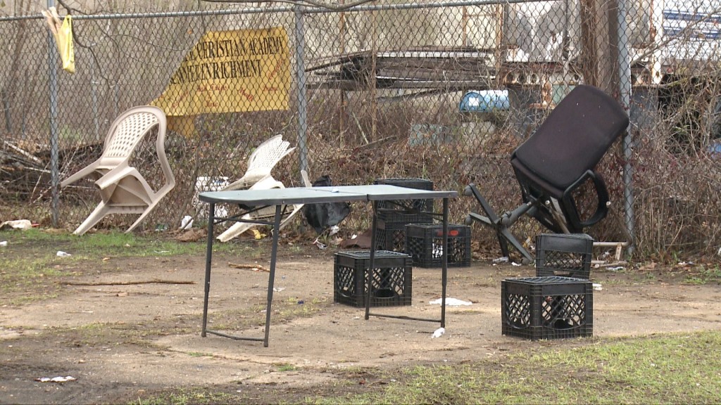 Wal Help4thehomeless Fox Pkg