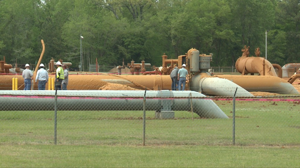 Wal Rupturedpipeline0412 Fox Pkg