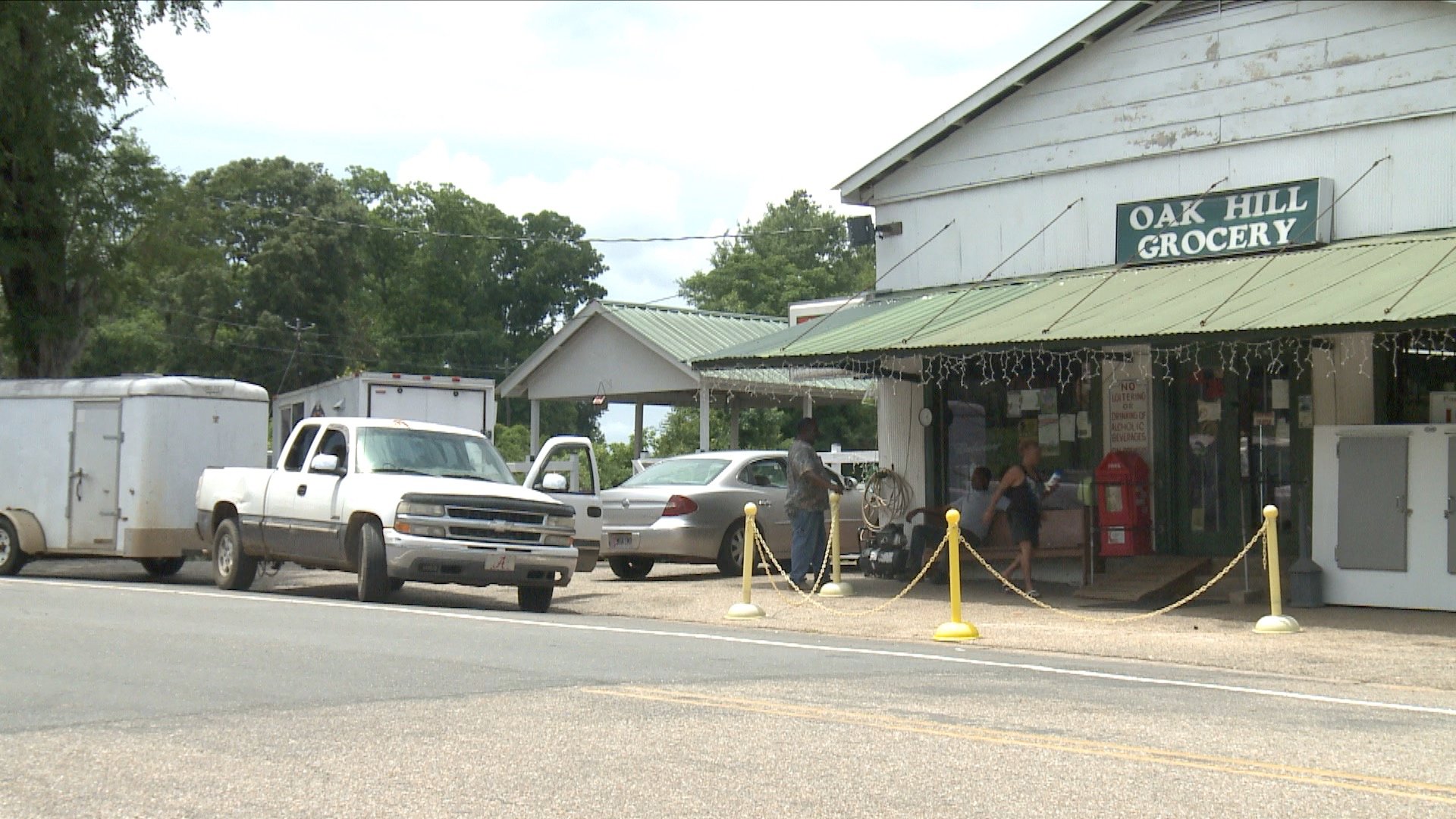 Wilcox Co. Sheriff Asks Public for Help to ID Burglars WAKA 8