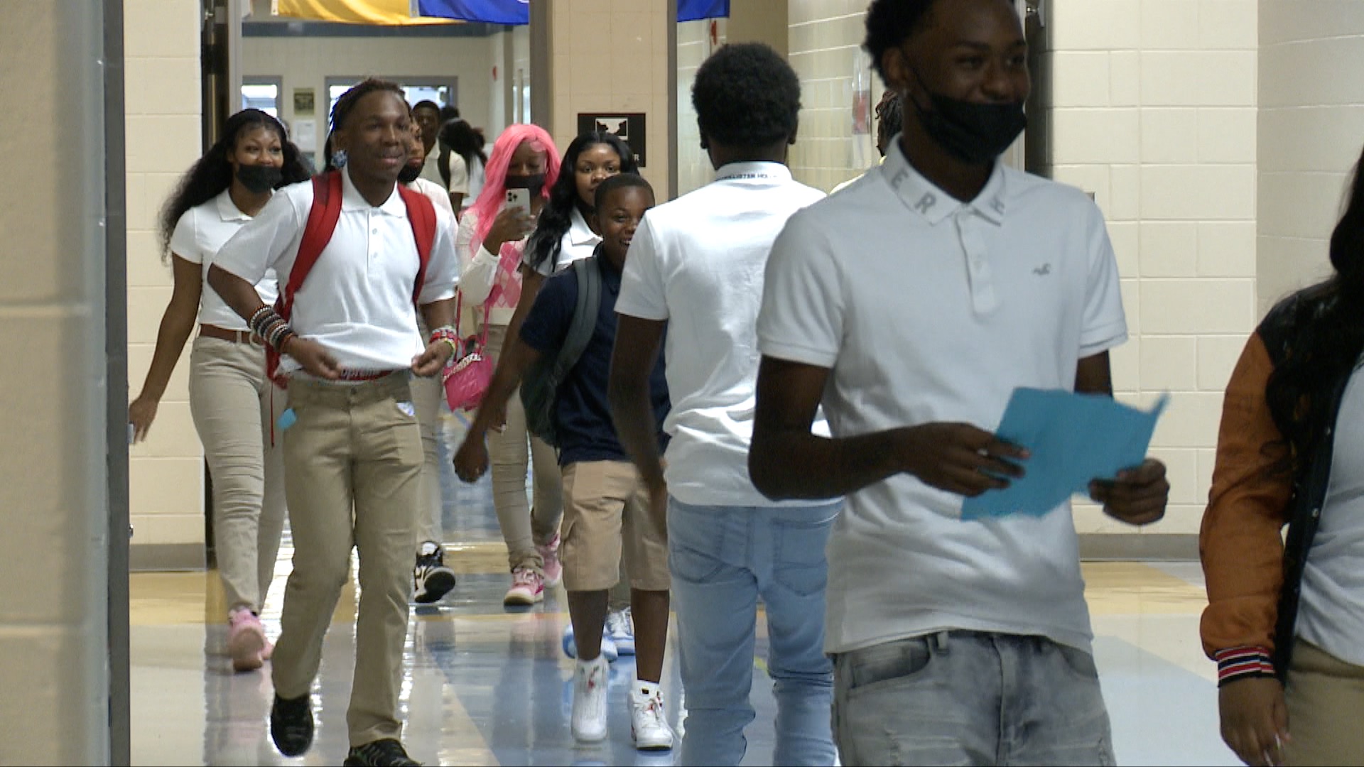 Selma City School Students Head Back to School WAKA 8