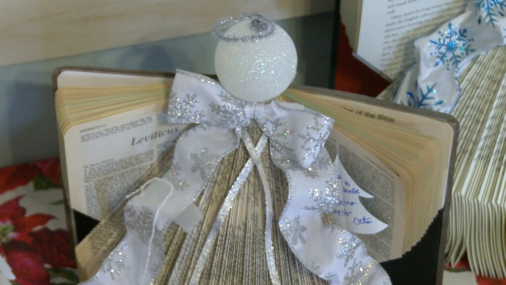 Wal Holidayhouse2022 Fox Pkg