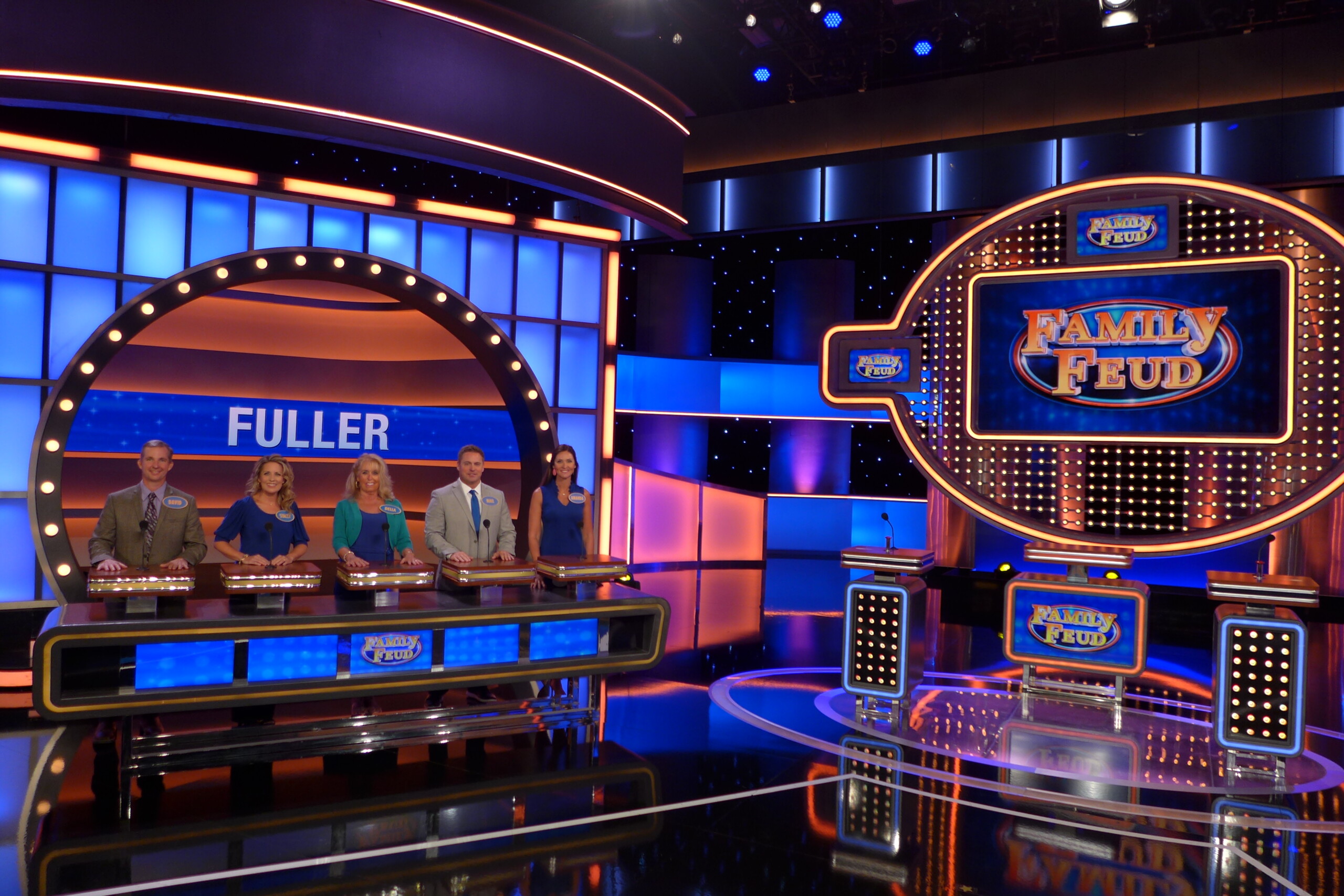 Family Feud Curse Host - c7k80xg