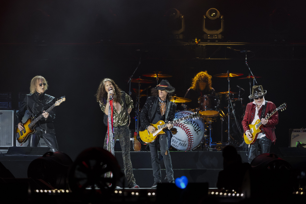 Tom Hamilton, Steven Tyler, Joe Perry, John Douglas, Brad Whitford