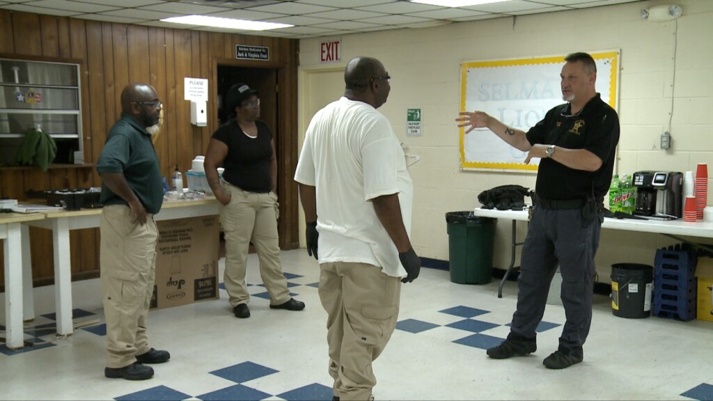 More courthouse security officers added in Dallas Co WAKA 8