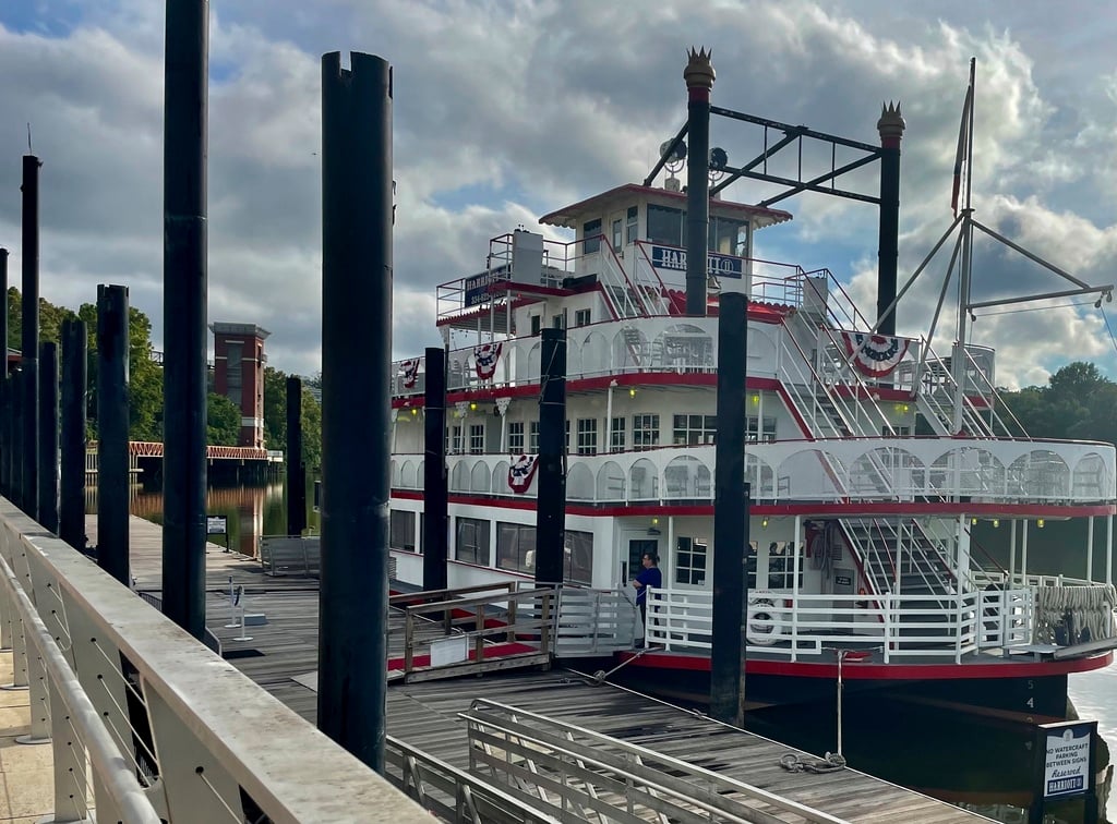 harriott ii riverboat captain