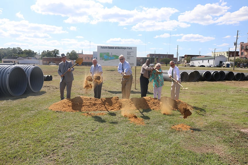 090523 Council Breaks Ground