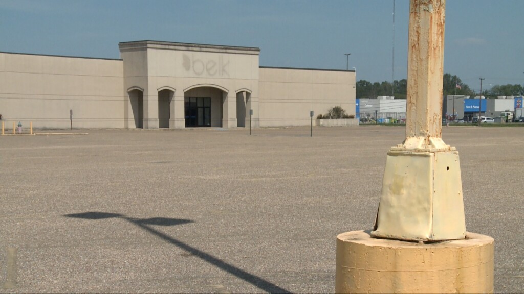 Wal Retailganglaws Fox Pkg1