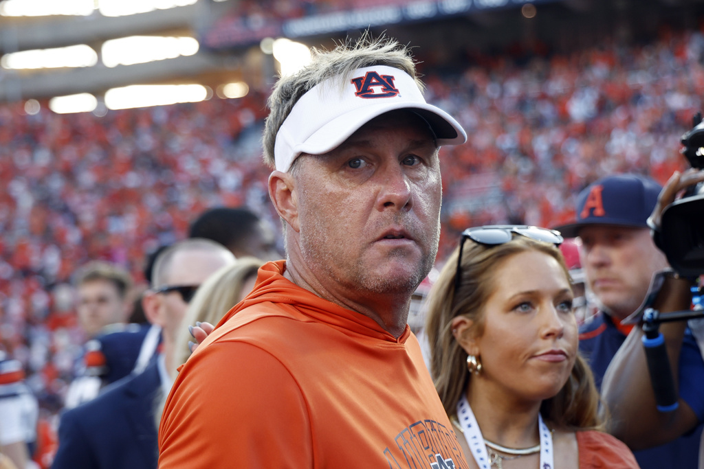 Auburn head coach Carnell Williams gives halftime thoughts of first home  game - On3