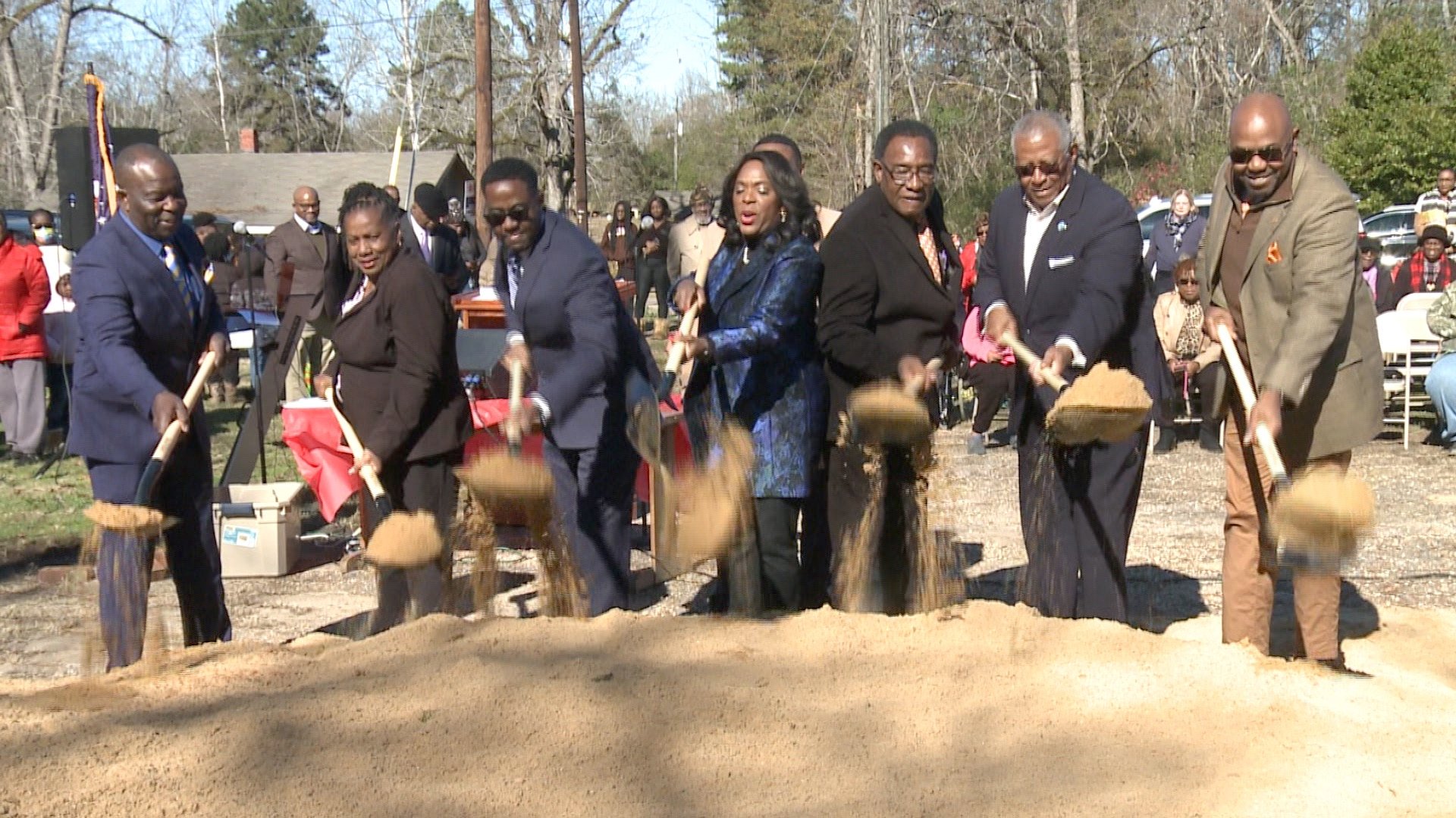 Officials break ground on construction of Orrville Public Library WAKA 8