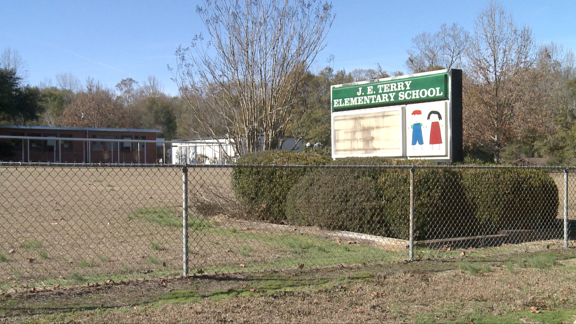 JE Terry Elementary School in Plantersville will remain open WAKA 8