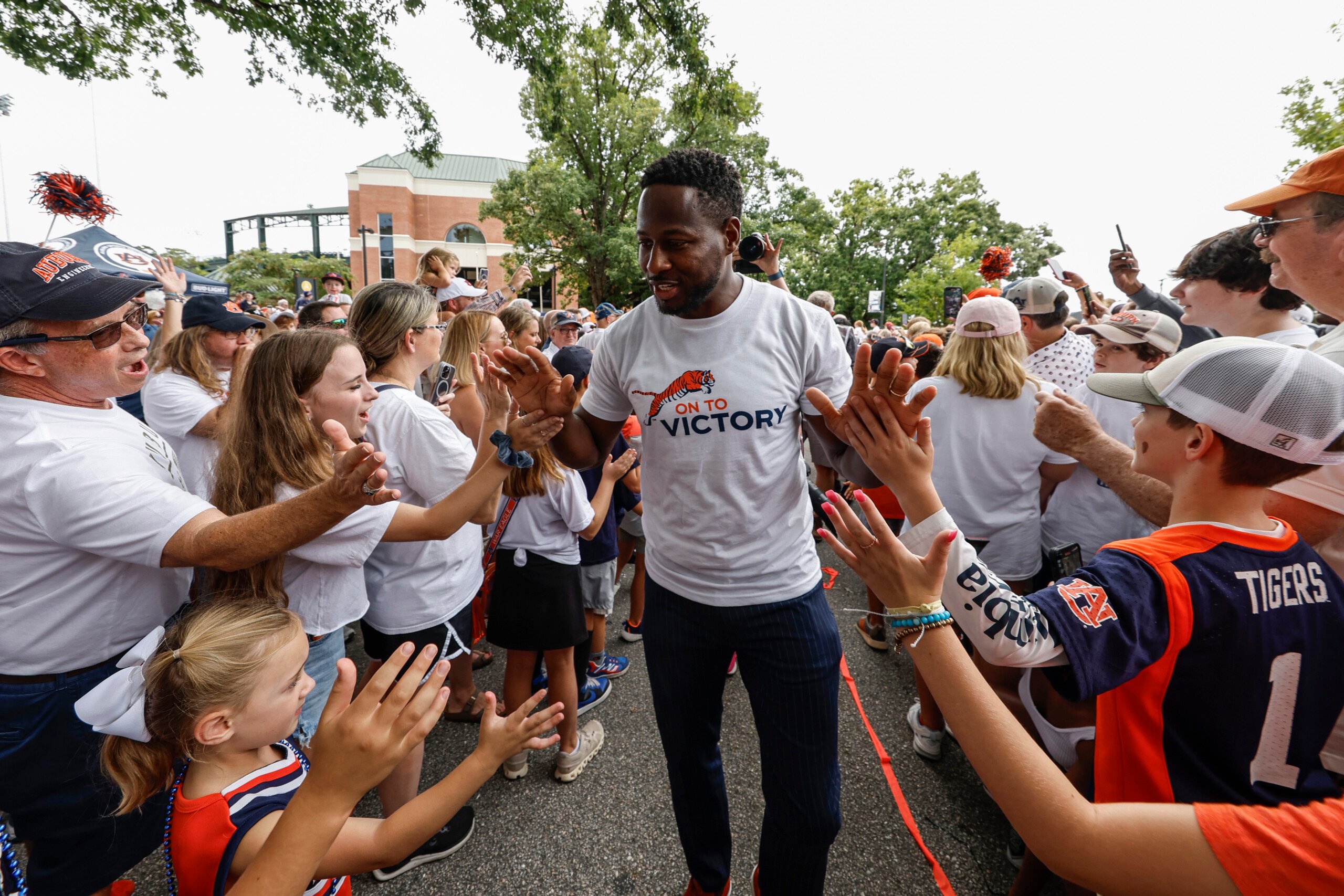 Carnell cadillac williams resigns from his position on the auburn