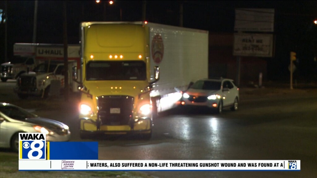 18 Wheeler Accident Clogs Up Curve Between Zelda Road And Ann Street