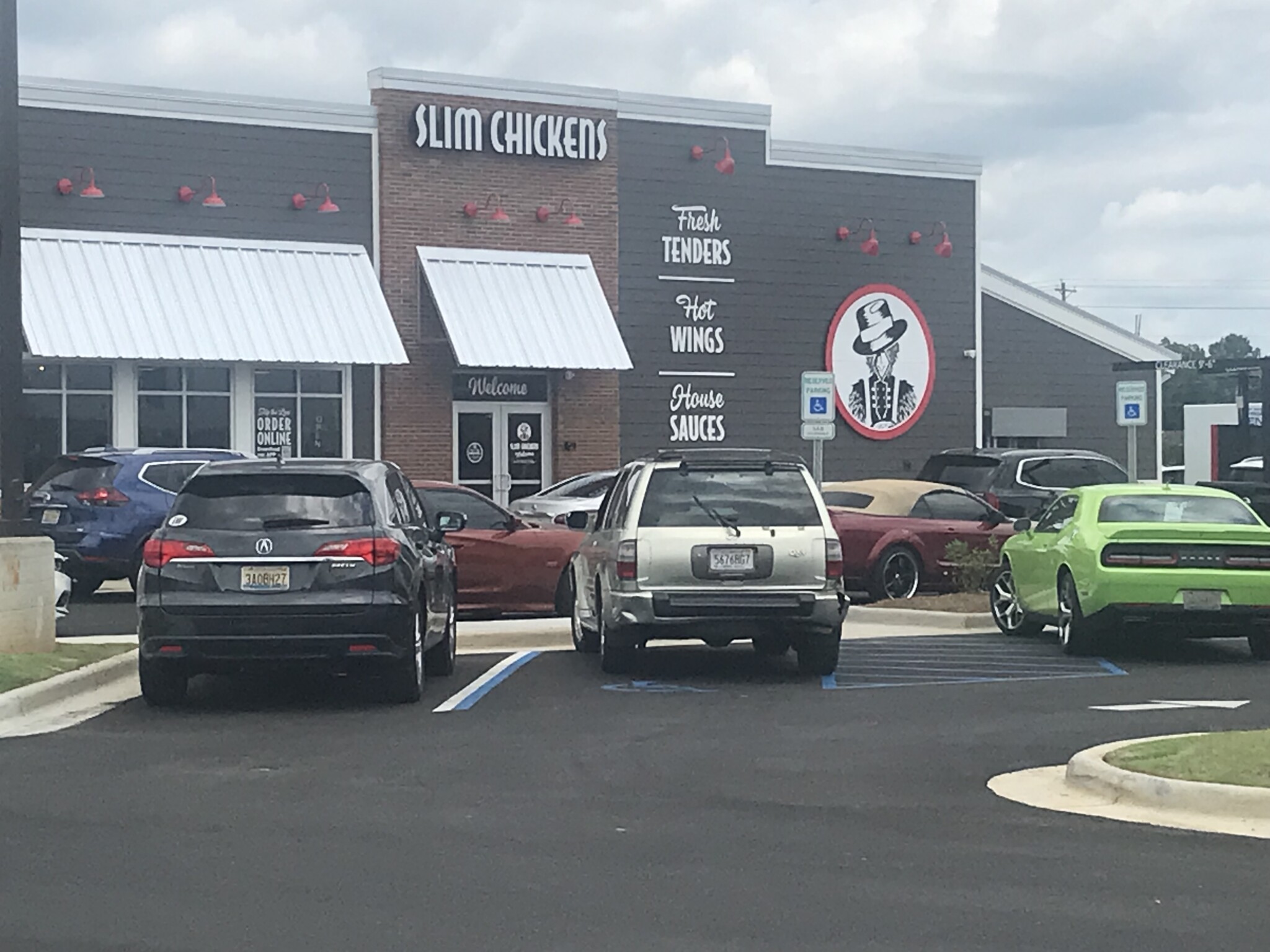 Opening of Slim Chickens adds chicken choices to Montgomery WAKA 8