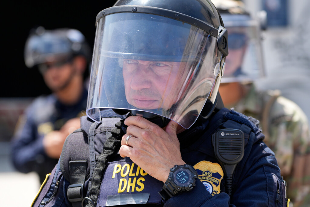 Immigration Raids Los Anglees