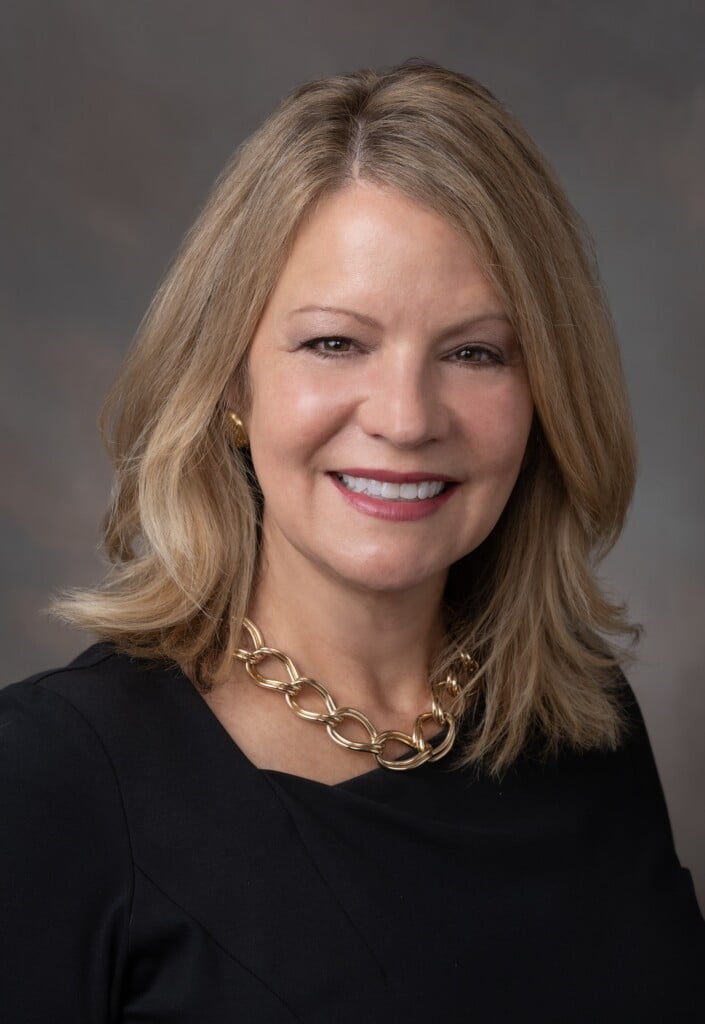 Cynthia Lee Almond Official Headshot