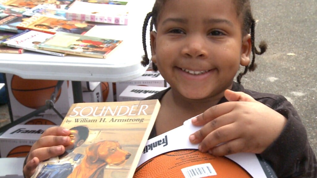 Waka Toygiveaways1223 Pkg