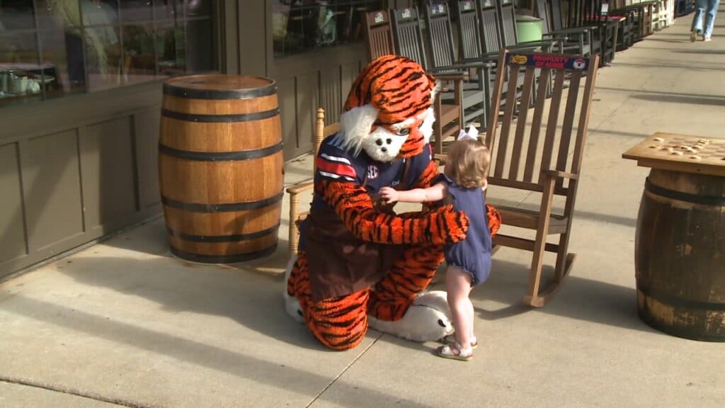 Breakfast With Aubie At Cracker Barrel In Opelika