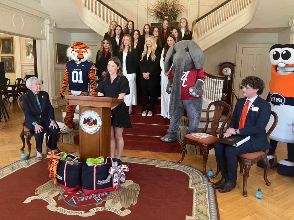 Students, Governor Kay Ivey kick off food drives to tackle food insecurity