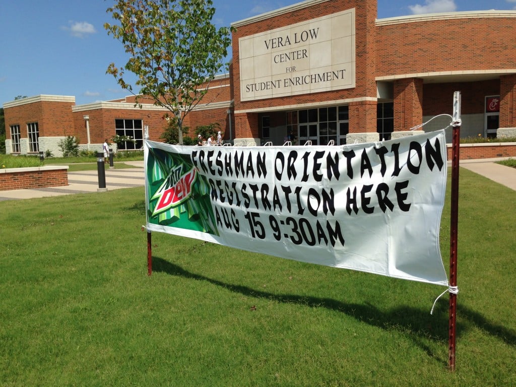 Freshmen Move in at Bethel University WBBJ TV