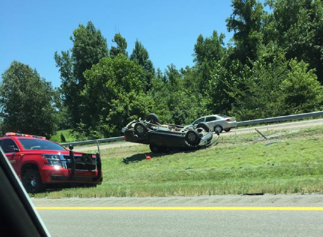 Truck overturns in single-vehicle crash on I-40 - WBBJ TV