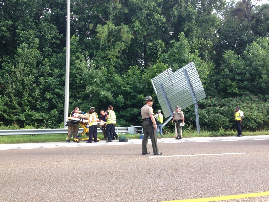 Traffic Accident On I 40 Backs Up Traffic Takes Out Exit Sign Wbbj Tv