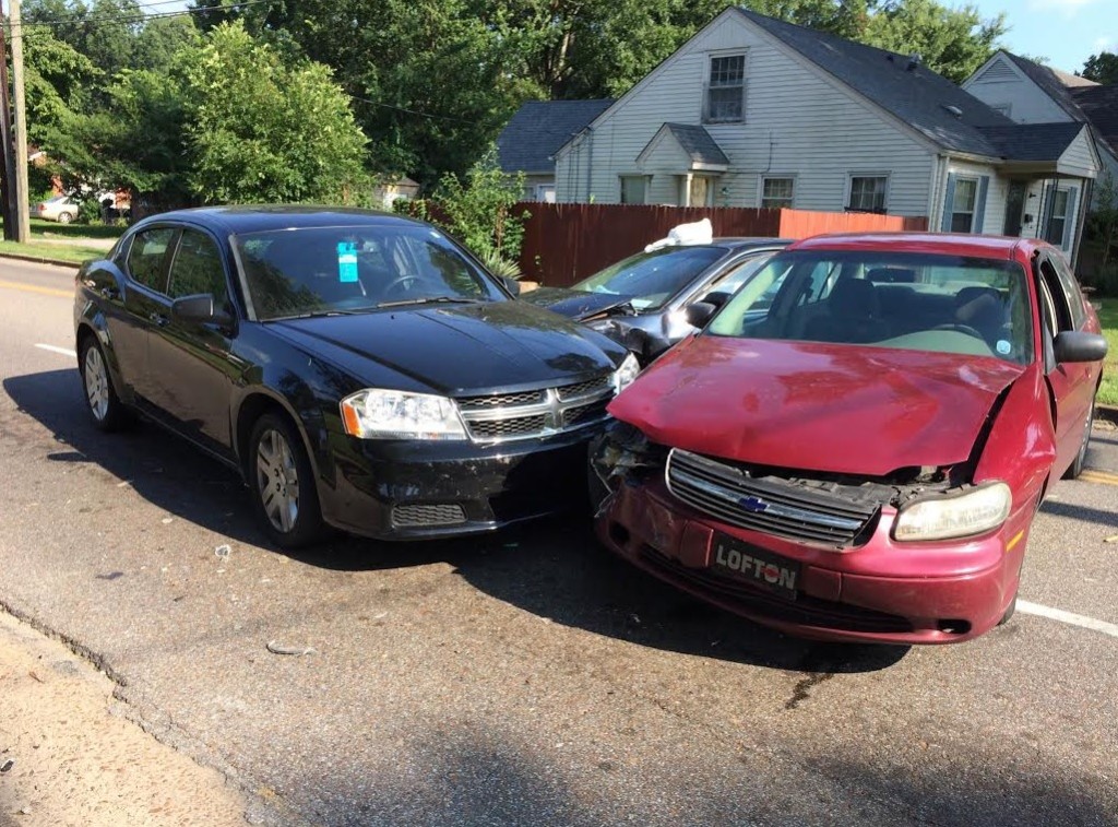 3 Car Crash Stalls Traffic In Midtown Jackson Wbbj Tv