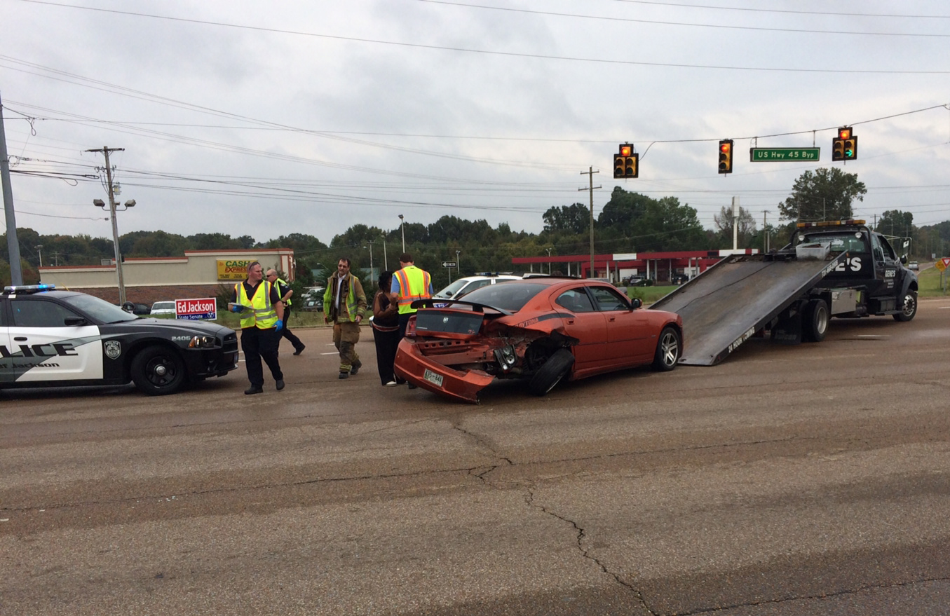 Two injured in North Jackson wreck WBBJ TV