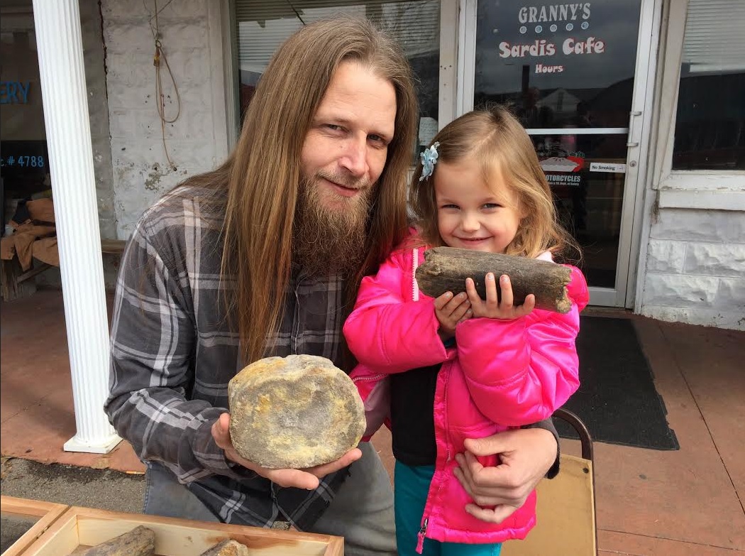 West Tenn. man shares discovery of local dinosaur fossils WBBJ TV