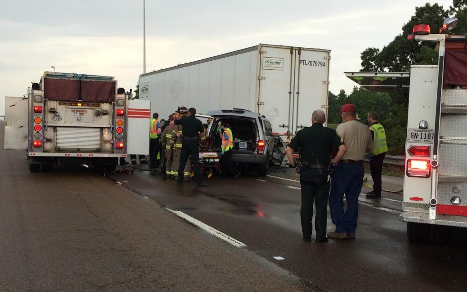 Update Troopers say tractortrailer left scene of I40 crash WBBJ TV