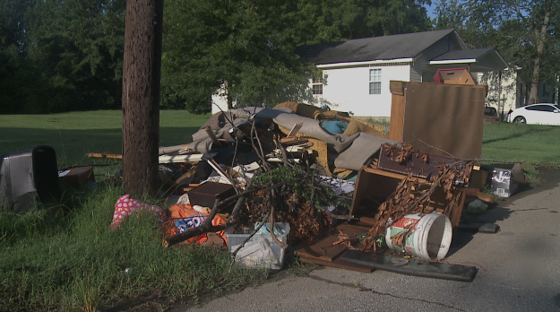 Trash piles trouble Jackson residents - WBBJ TV