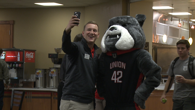 Union students meet new Buster the Bulldog - WBBJ TV