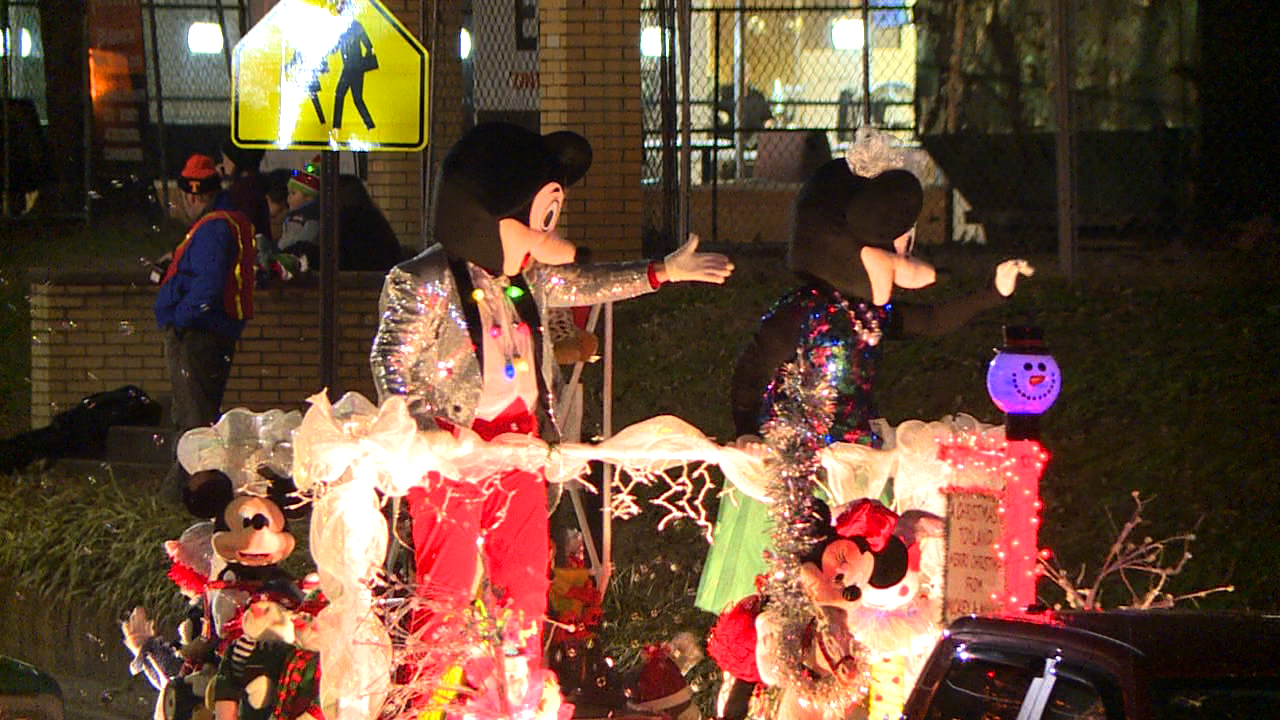 Henderson Tn 2022 Christmas Parade Chester County Celebrates With Annual Christmas Parade - Wbbj Tv
