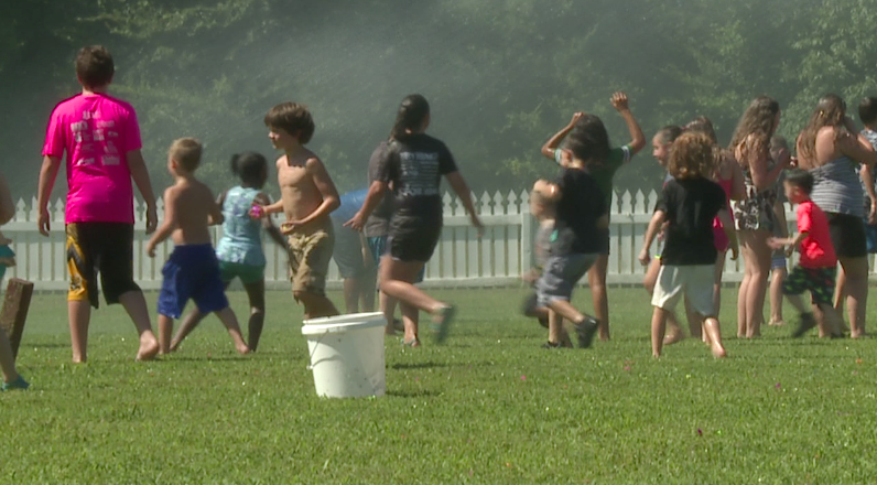 Annual '731 Water Balloon Fight' held - WBBJ TV