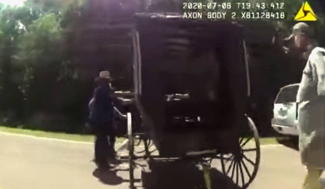 Adamsville police help members of Amish community recover wrecked buggy