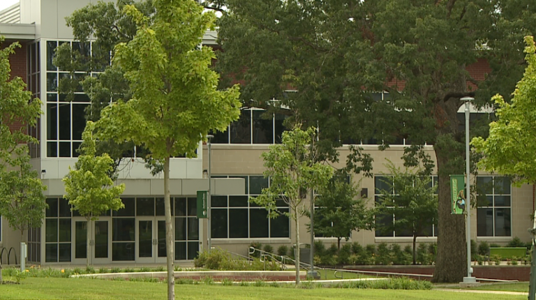 Jackson State Community College students return with online courses